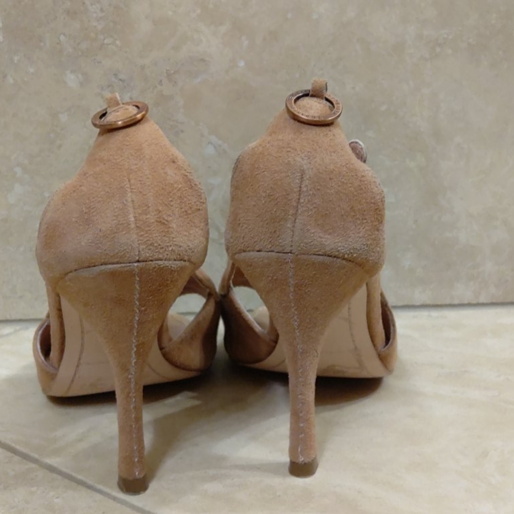Shoes - Picture 3 of 4